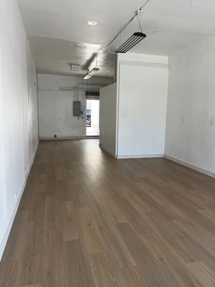 2307-2315 Santa Monica Blvd, Santa Monica, CA for lease - Building Photo - Image 3 of 11