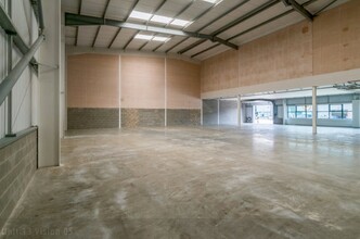 Kendal Ave, London for lease Interior Photo- Image 2 of 3