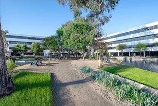 Plus de détails pour 2111 E Highland Ave, Phoenix, AZ - Bureau à louer