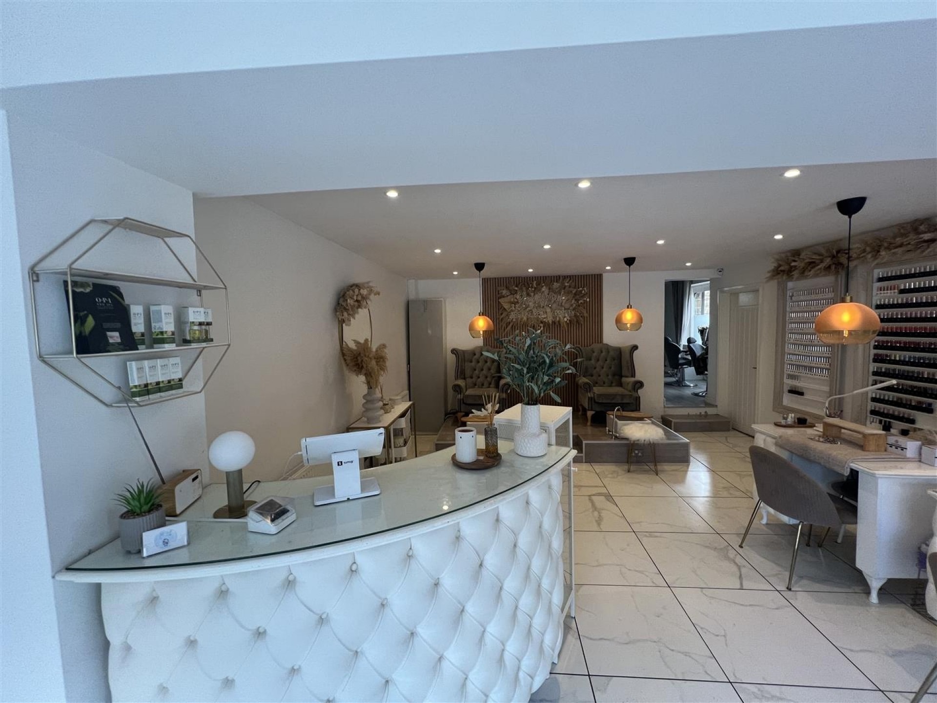 12 Oldfield Ln, Heckmondwike for lease Interior Photo- Image 1 of 4