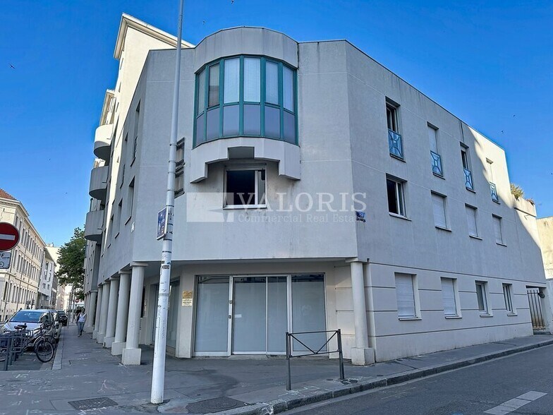 Retail in Lyon for sale - Building Photo - Image 1 of 12
