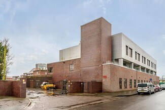 Plus de détails pour 91-105 Staines Rd W, Sunbury On Thames - Bureau à louer