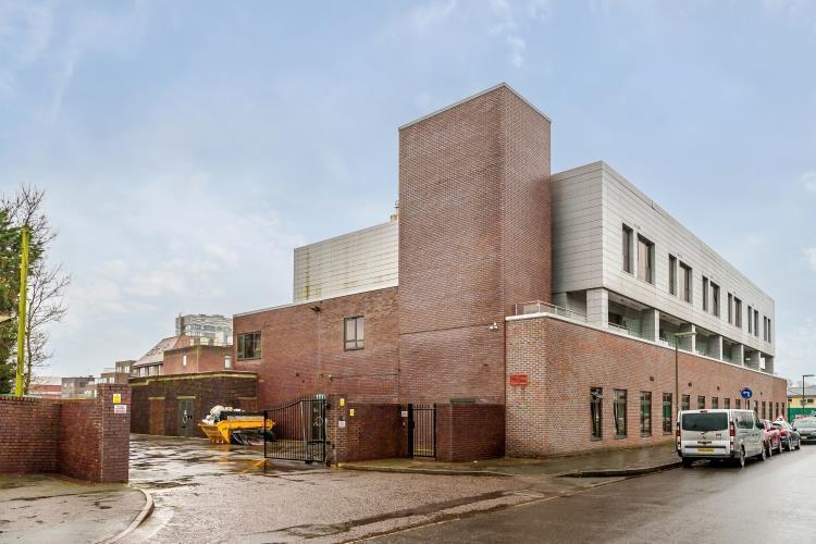 91-105 Staines Rd W, Sunbury On Thames for lease Building Photo- Image 1 of 37