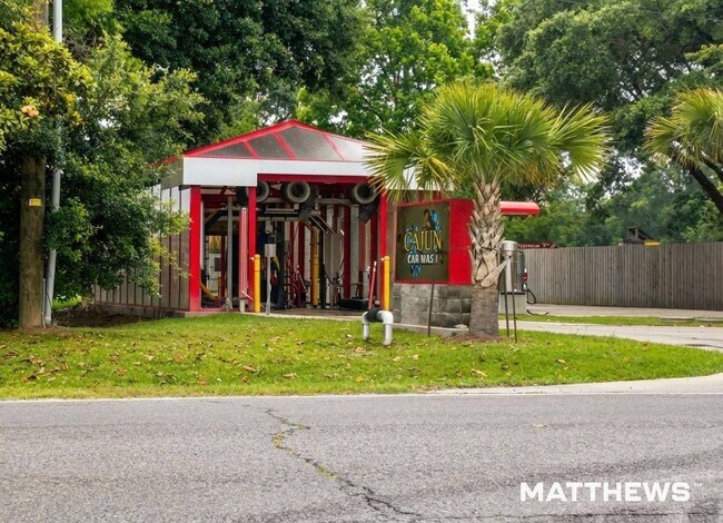 More details for 510 Lafayette St, Youngsville, LA - Retail for Sale