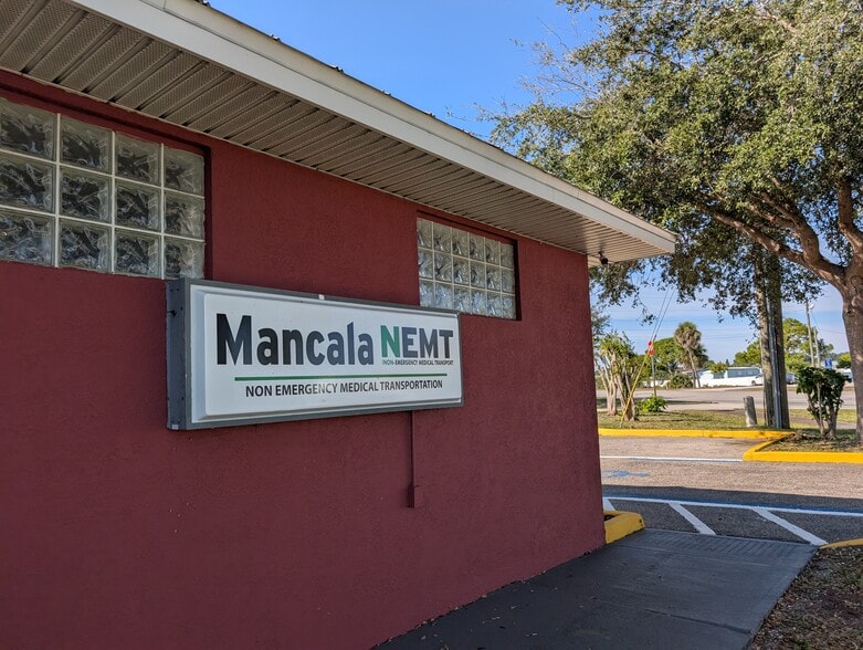 301 W Hibiscus Blvd, Melbourne, FL for lease - Building Photo - Image 2 of 9