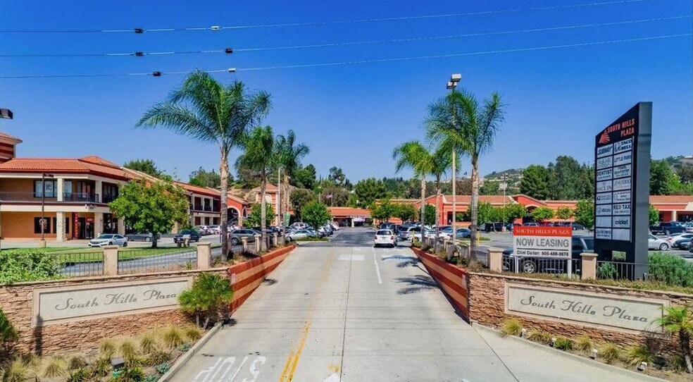 1410-1432 S Azusa Ave, West Covina, CA à louer - Photo du bâtiment - Image 2 de 16
