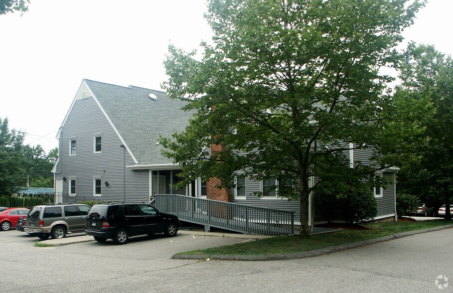 961 Huntington Tpke, Bridgeport, CT à vendre - Photo du bâtiment - Image 3 de 7