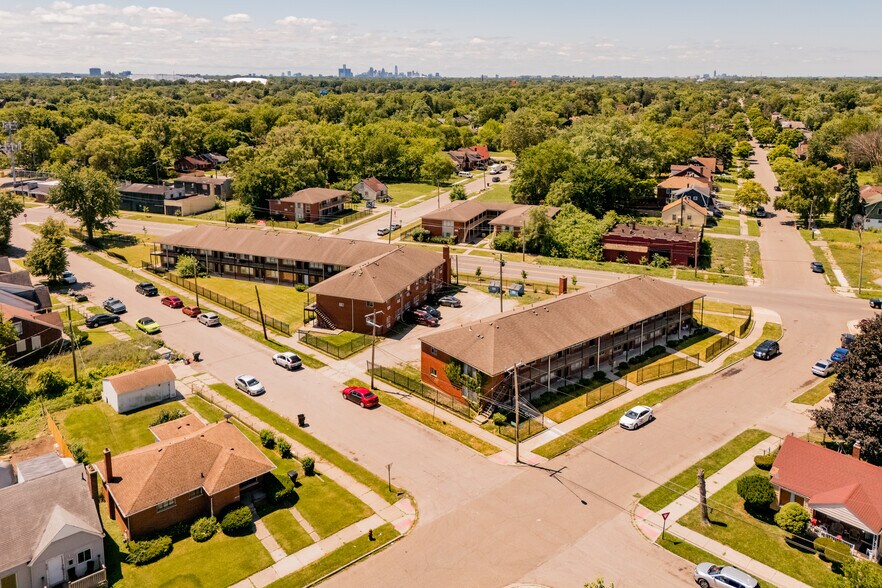 Income Generating Multifamily Portfolio portefeuille de 2 propriétés à vendre sur LoopNet.ca - Photo du bâtiment - Image 2 de 13