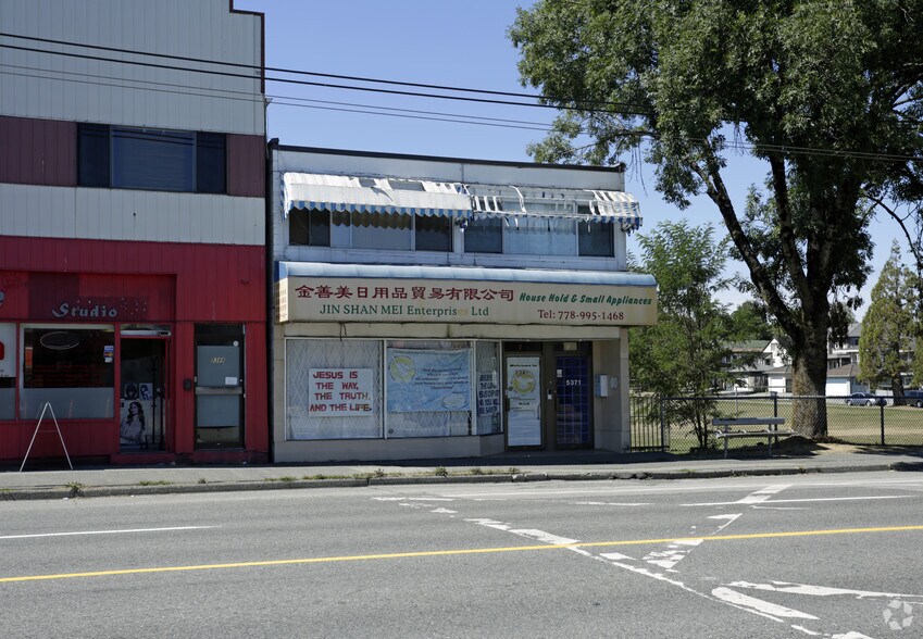 5371-5381 Victoria Dr, Vancouver, BC à louer - Photo du bâtiment - Image 2 de 6