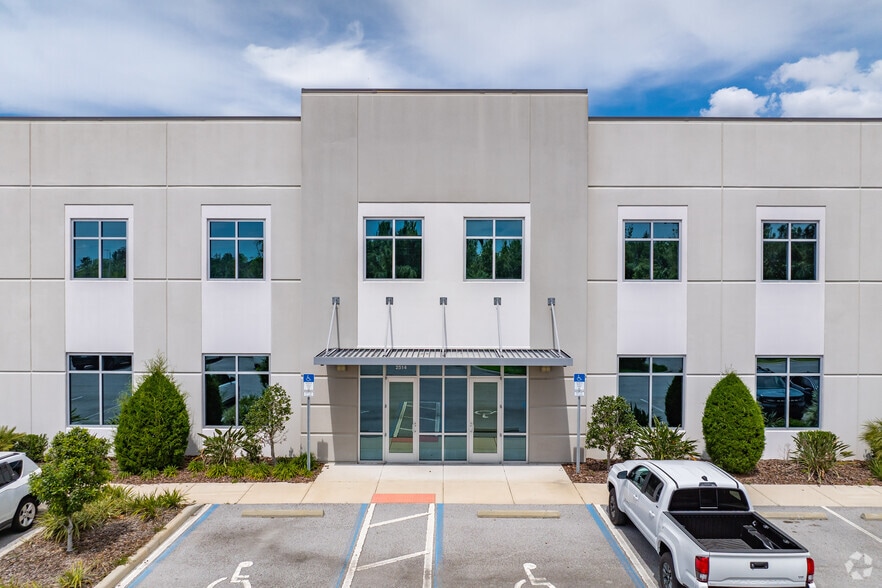 2500 Lakepointe Pky, Odessa, FL for lease - Building Photo - Image 2 of 12