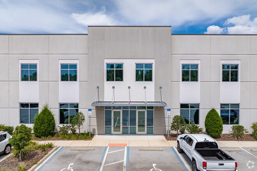 2500 Lakepointe Pky, Odessa, FL à louer - Photo du bâtiment - Image 2 de 12