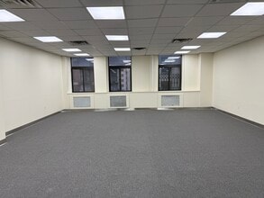 16 W 32nd St, New York, NY à louer Photo intérieure- Image 2 de 7