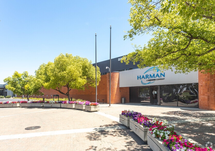 8550 Balboa Blvd, Northridge, CA for lease - Building Photo - Image 2 of 33