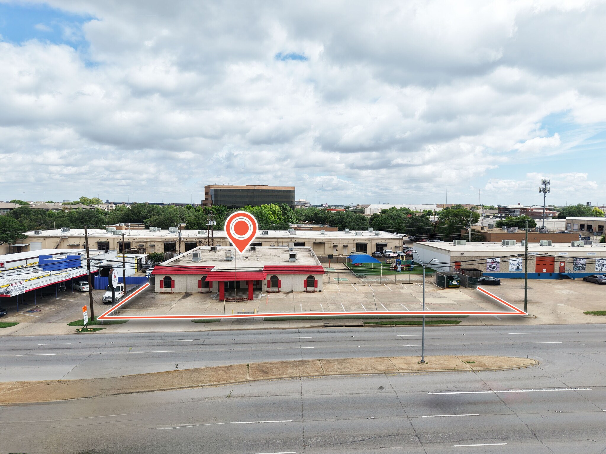 9131 Forest Ln, Dallas, TX à vendre Photo principale- Image 1 de 3