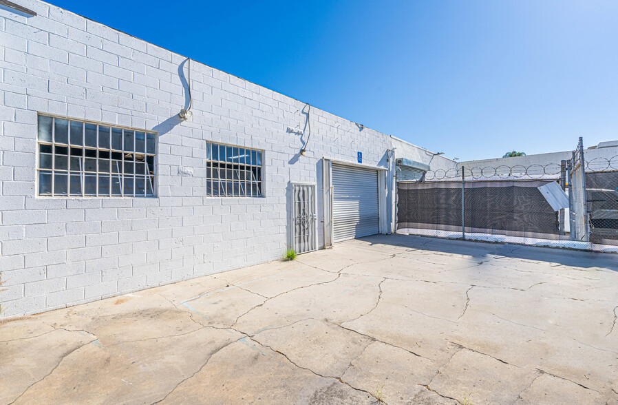 947 N Vignes St, Los Angeles, CA à vendre - Photo du bâtiment - Image 3 de 40