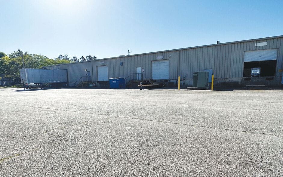 2481 Hilton Dr, Gainesville, GA for lease - Building Photo - Image 2 of 3