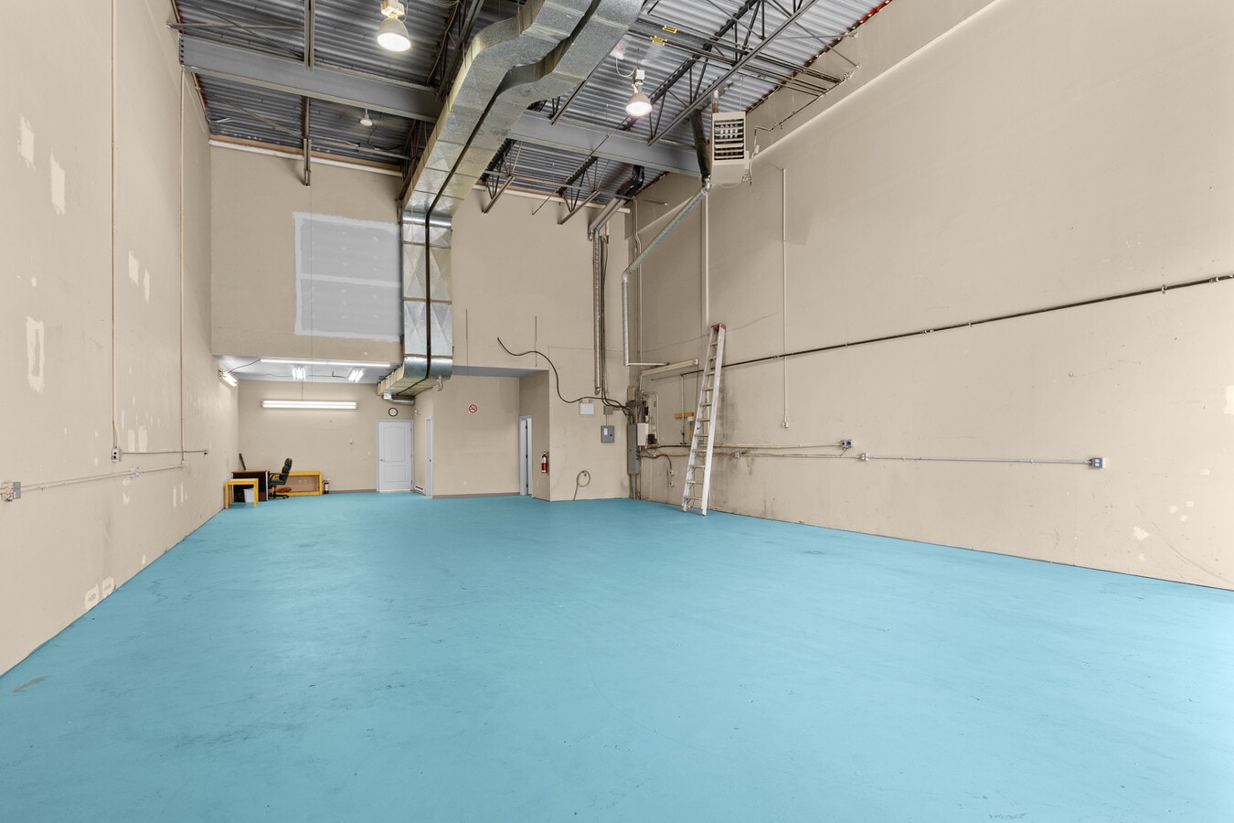 215 Neave Rd, Kelowna, BC V1V 2L9 - Unit 4 - - Interior Photo - Image 1 of 5
