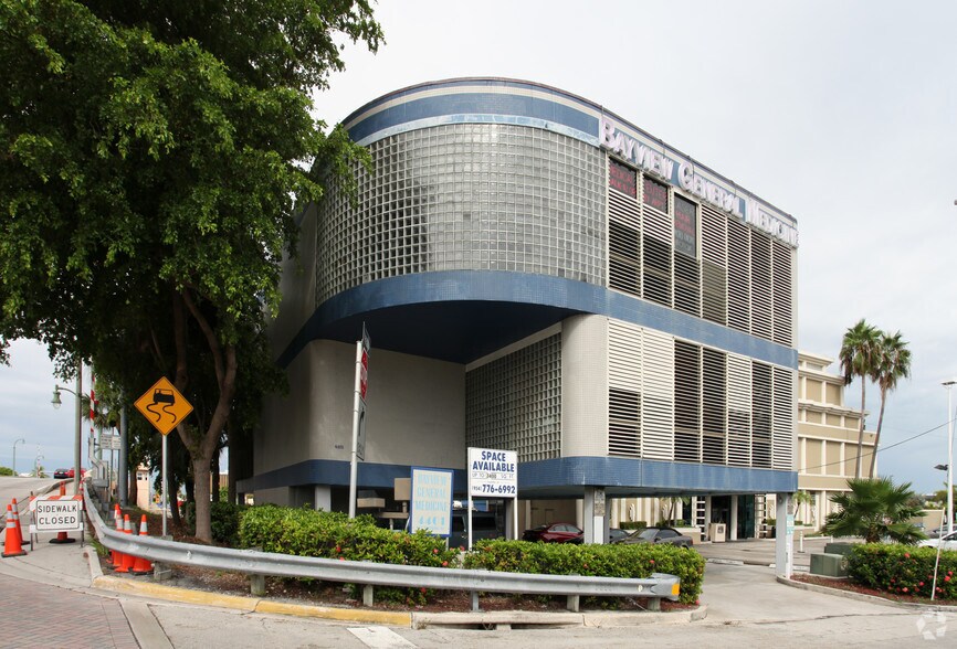 4401 Tradewinds Ave, Lauderdale By The Sea, FL à louer - Photo du bâtiment - Image 2 de 7