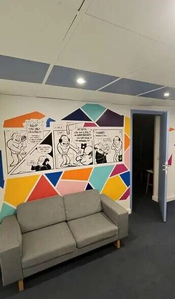 Bureau dans Charenton-le-Pont à louer - Photo du bâtiment - Image 3 de 13
