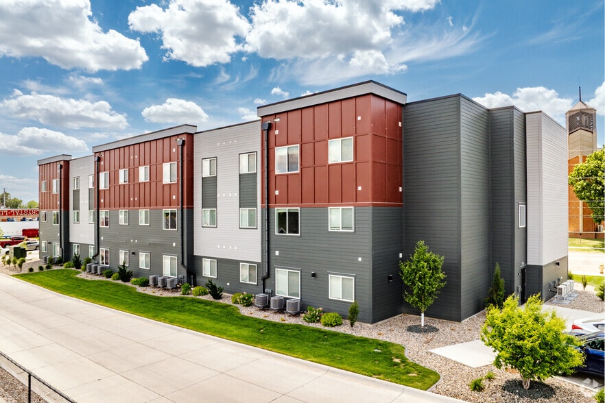 1720 Morningside Ave, Sioux City, IA for sale - Primary Photo - Image 1 of 15