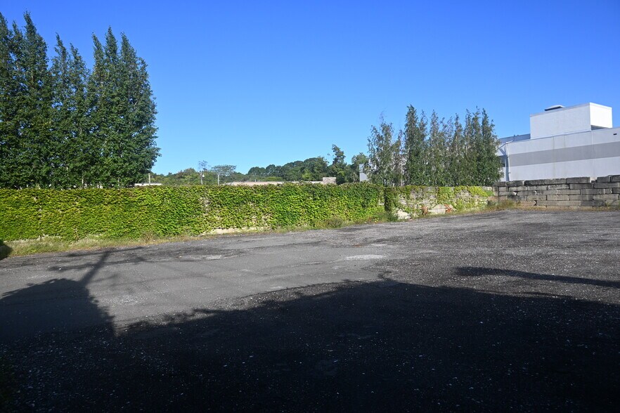 305 Selleck St, Stamford, CT for lease - Building Photo - Image 3 of 7