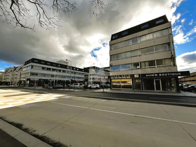 Commerce de détail dans Ris-Orangis à louer - Photo du bâtiment - Image 2 de 13