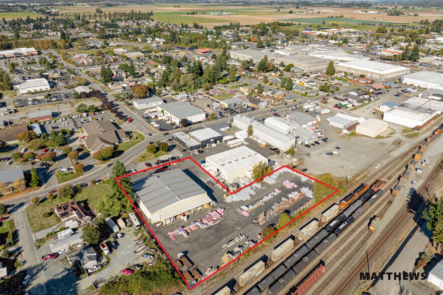 816 S Spruce St, Burlington, WA à vendre - Photo du bâtiment - Image 2 de 4