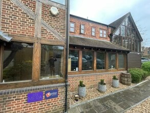 4 Hillside Rd, Aldershot for lease Building Photo- Image 2 of 8