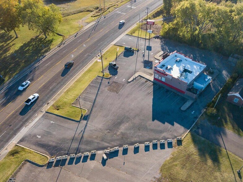 190 Bridge Ave, Savannah, TN à vendre - Photo du bâtiment - Image 3 de 6