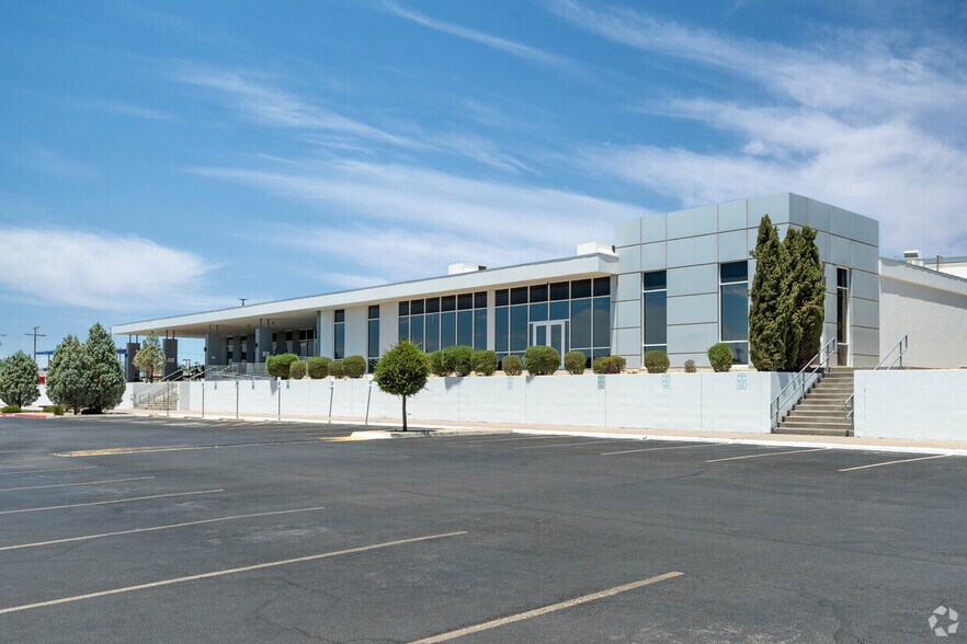 1359 Lomaland Dr, El Paso, TX à louer - Photo du bâtiment - Image 1 de 20