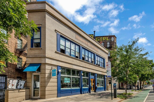 More details for 137 Seventh Ave S, New York, NY - Retail for Lease