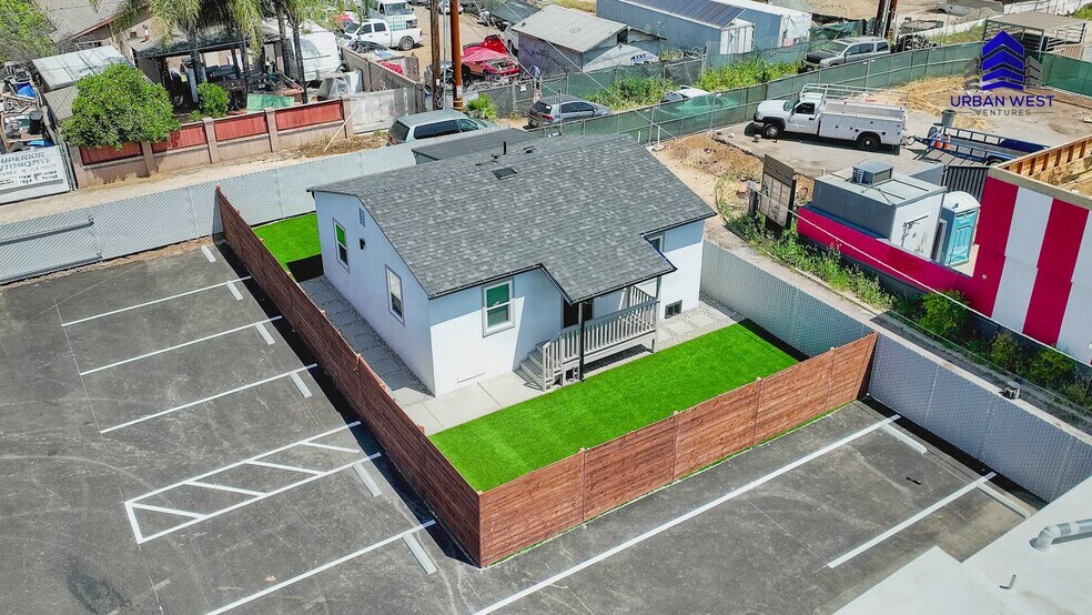 1045 Main St, Ramona, CA à vendre - Vidéo sur l’inscription commerciale - Image 2 de 49