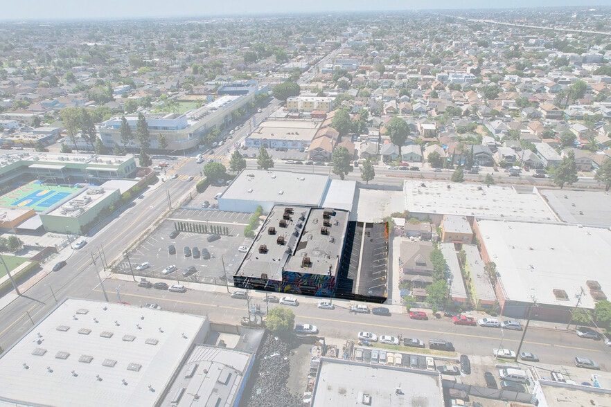 132 W 39th St, Los Angeles, CA for lease - Building Photo - Image 1 of 10
