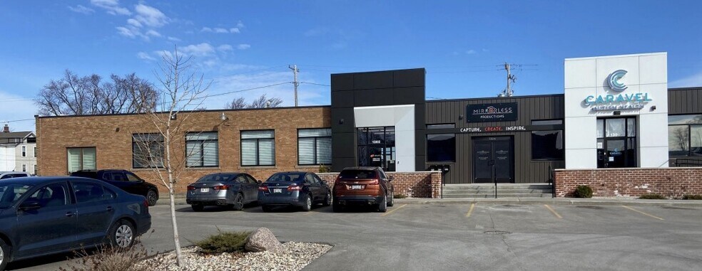 1302 S Main St, Oshkosh, WI à louer - Photo du bâtiment - Image 1 de 1