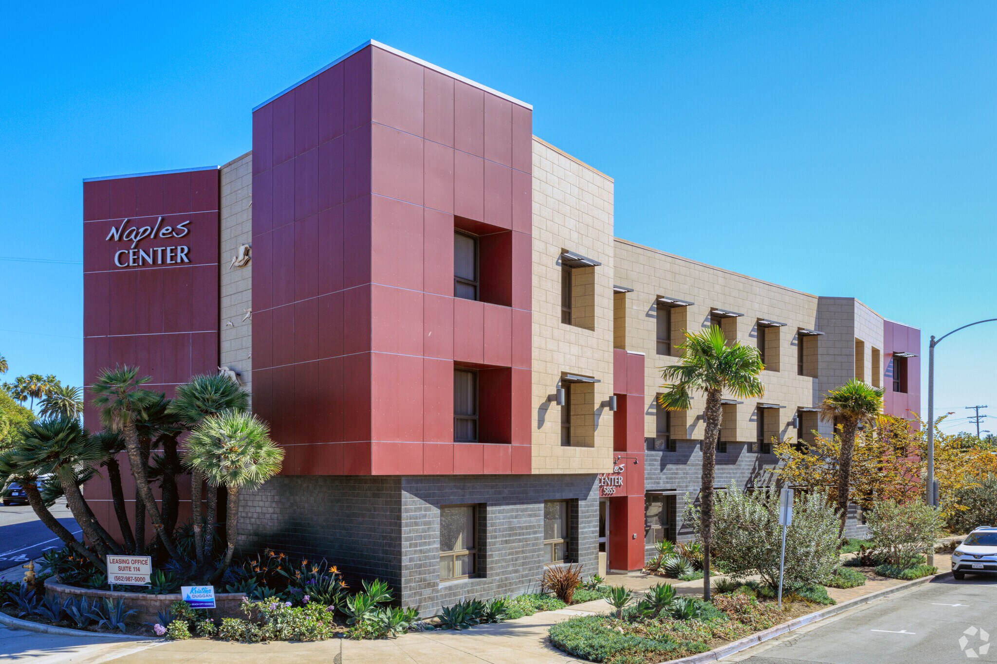 5855 E Naples Plz, Long Beach, CA à louer Photo principale- Image 1 de 6