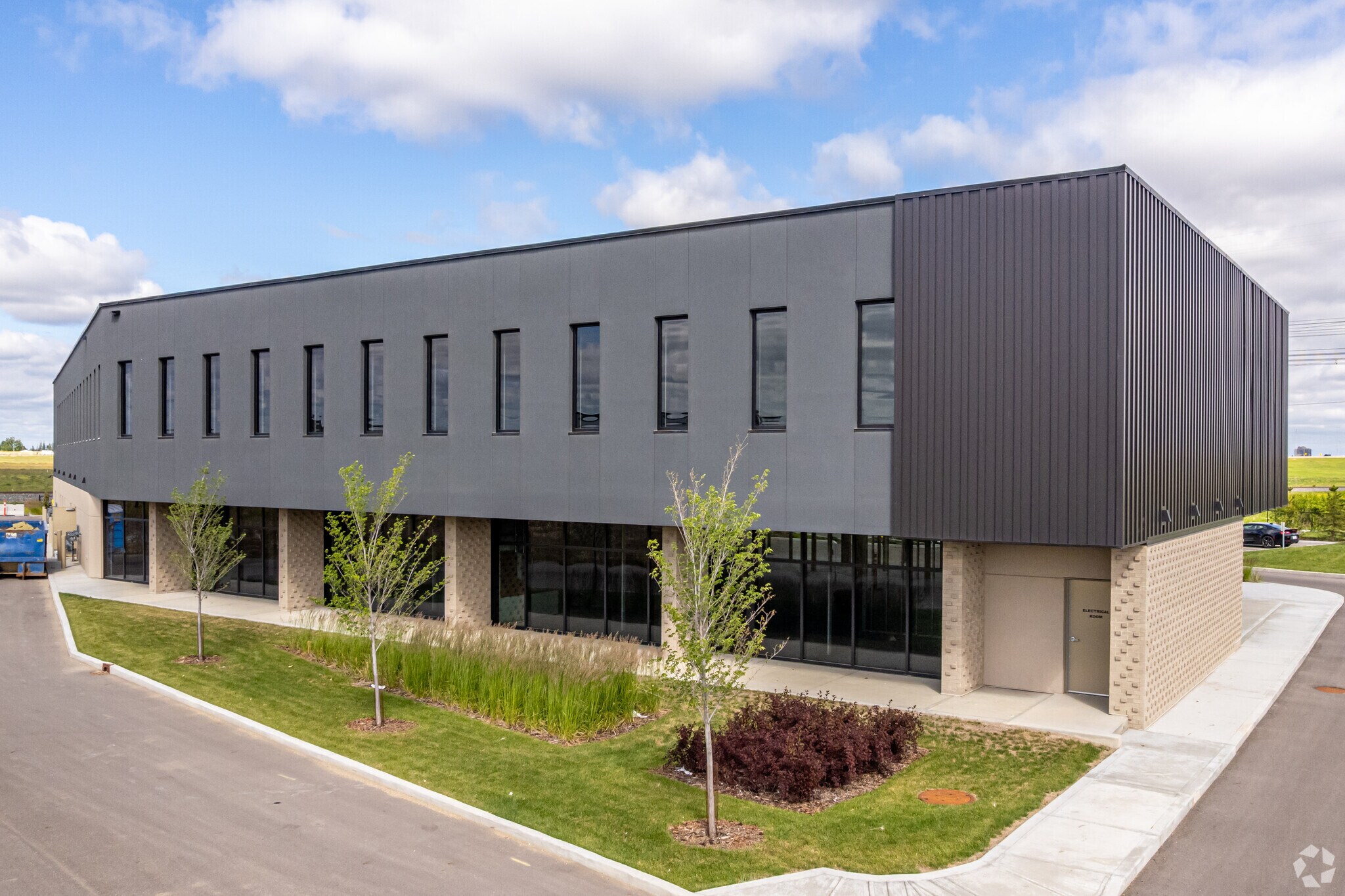 232 Parsons Rd SW, Edmonton, AB for sale Primary Photo- Image 1 of 1