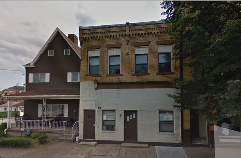 544-546 Bessemer Ave, East Pittsburgh, PA à louer - Photo du bâtiment - Image 2 de 5