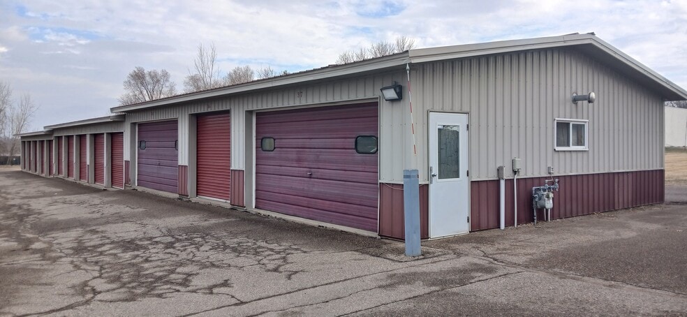 2699 Commerce Dr, Hastings, MN for lease - Primary Photo - Image 1 of 1