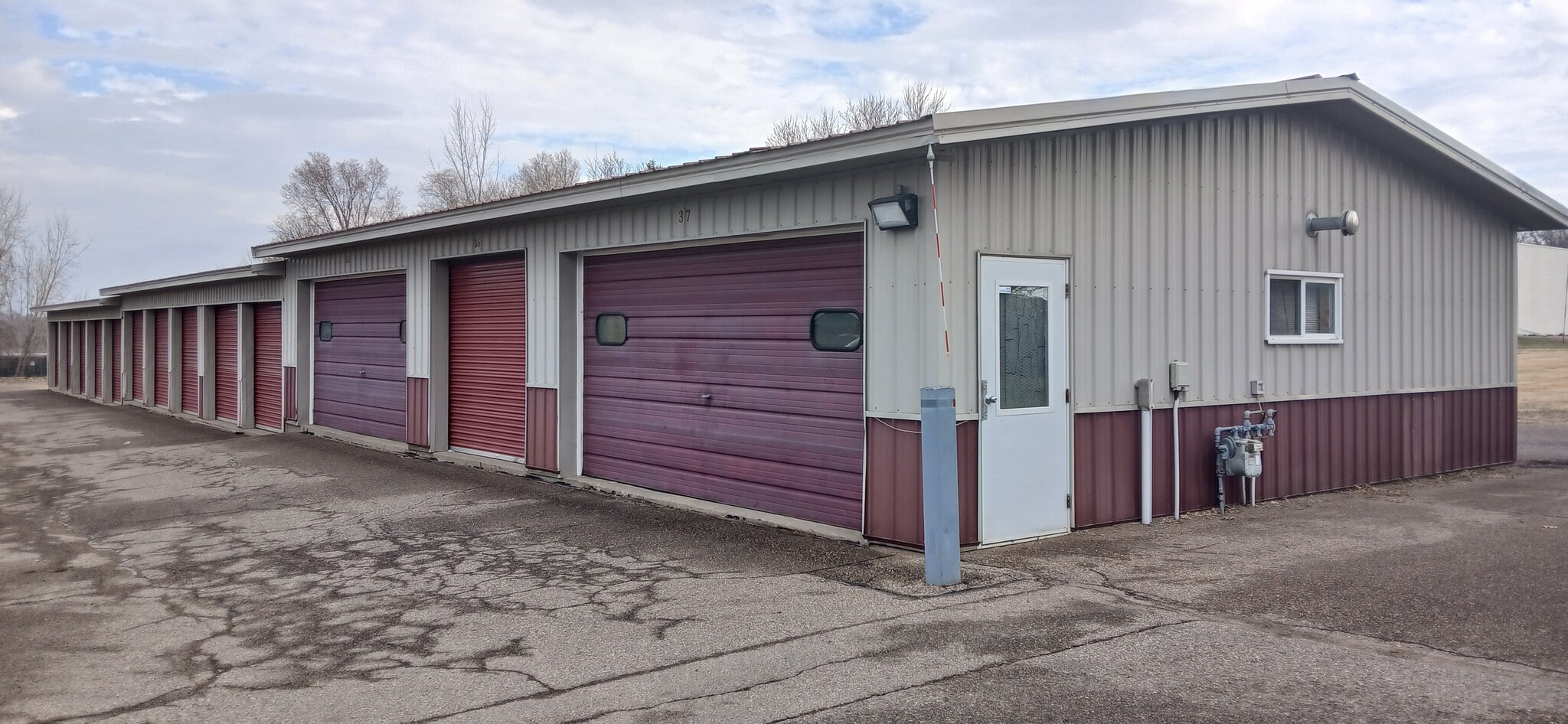 2699 Commerce Dr, Hastings, MN for lease Primary Photo- Image 1 of 2