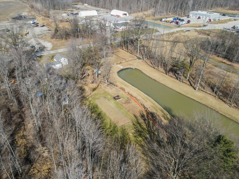 35519 Schneider Ct, Avon, OH à vendre - Photo du bâtiment - Image 3 de 12