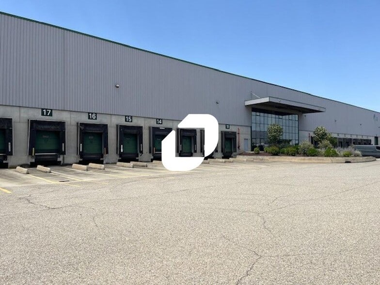 Flex in Miramas for lease - Building Photo - Image 1 of 18
