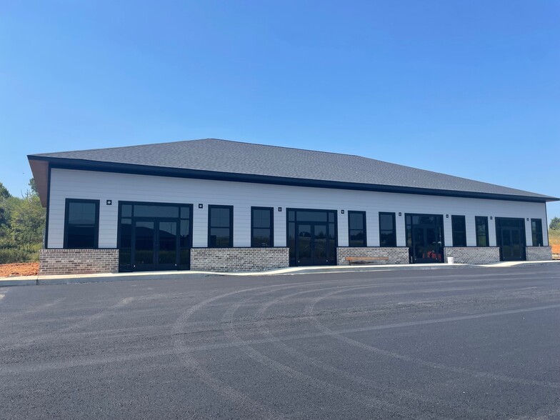 132 Merchants Blvd blvd, Clarksville, TN for lease - Building Photo - Image 1 of 10