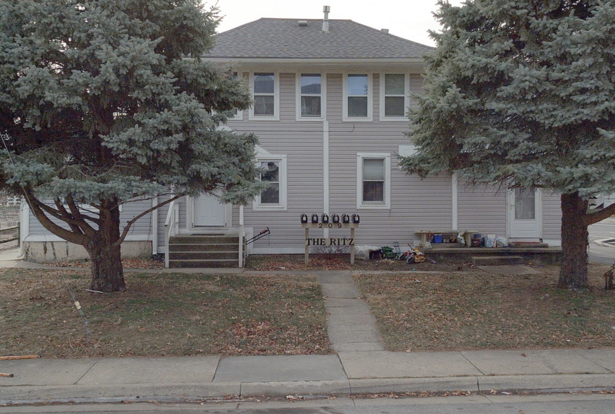 209 E Loula St, Olathe, KS à vendre - Photo du bâtiment - Image 1 de 1