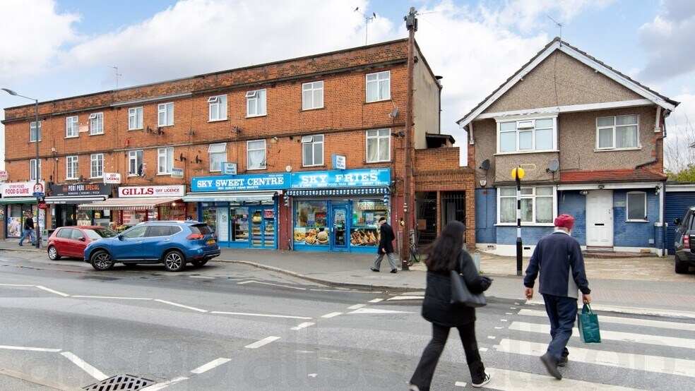 38 Stoke Poges Ln, Slough for sale - Building Photo - Image 1 of 3