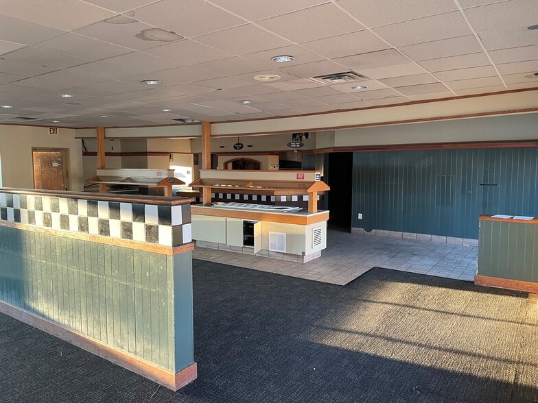 2222 W Main St, Tupelo, MS à louer - Photo intérieure - Image 3 de 6