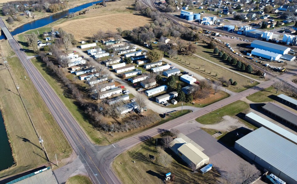 64-Unit MHC's - Sioux Falls, SD Metro portfolio of 2 properties for sale on LoopNet.ca - Building Photo - Image 2 of 10