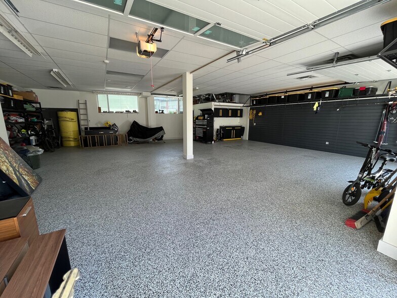 1400 Alpha Lake Rd, Whistler, BC à vendre - Photo principale - Image 1 de 4