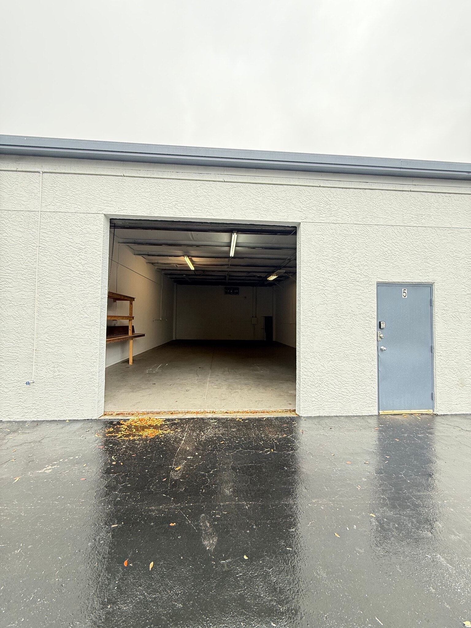 1447 Rail Head Blvd, Naples, FL for lease Interior Photo- Image 1 of 4