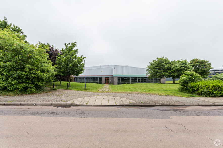 Station Rd, Irthlingborough, Irthlingborough à louer - Photo du bâtiment - Image 1 de 3