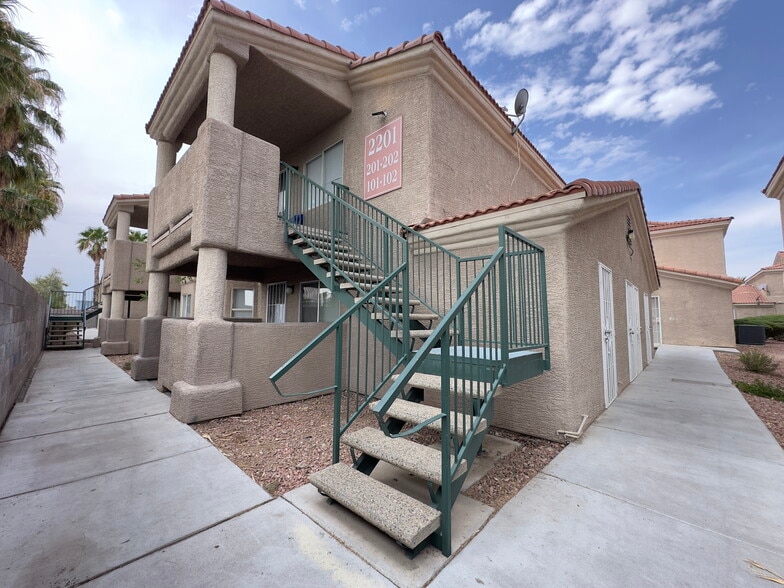 2201 James Bilbray Dr, Las Vegas, NV à vendre - Photo du bâtiment - Image 1 de 18